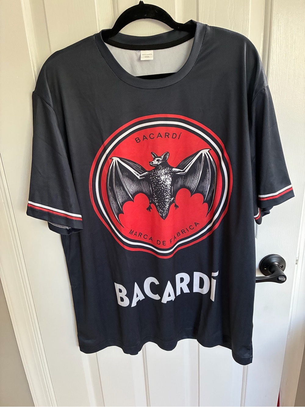 Bacardi Bat Logo T-Shirt - 2XL - Marca De Fabrica